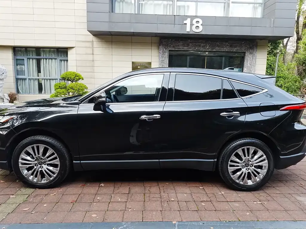 Toyota Harrier — фото 4