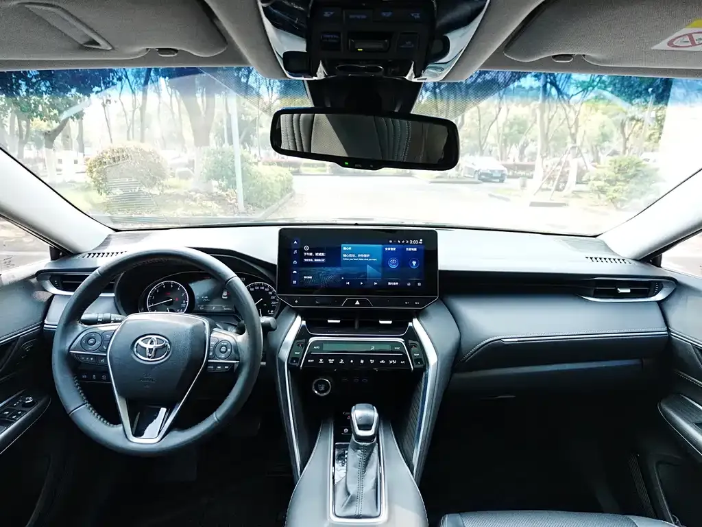 Toyota Harrier — фото 6