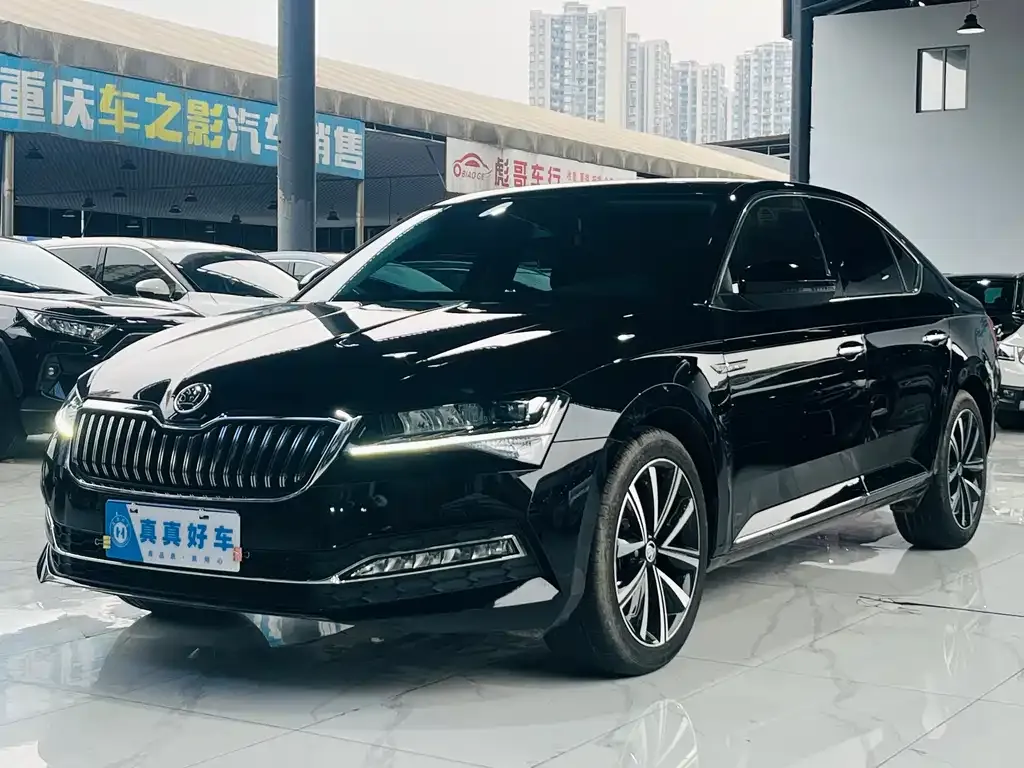 Skoda Superb — фото 1