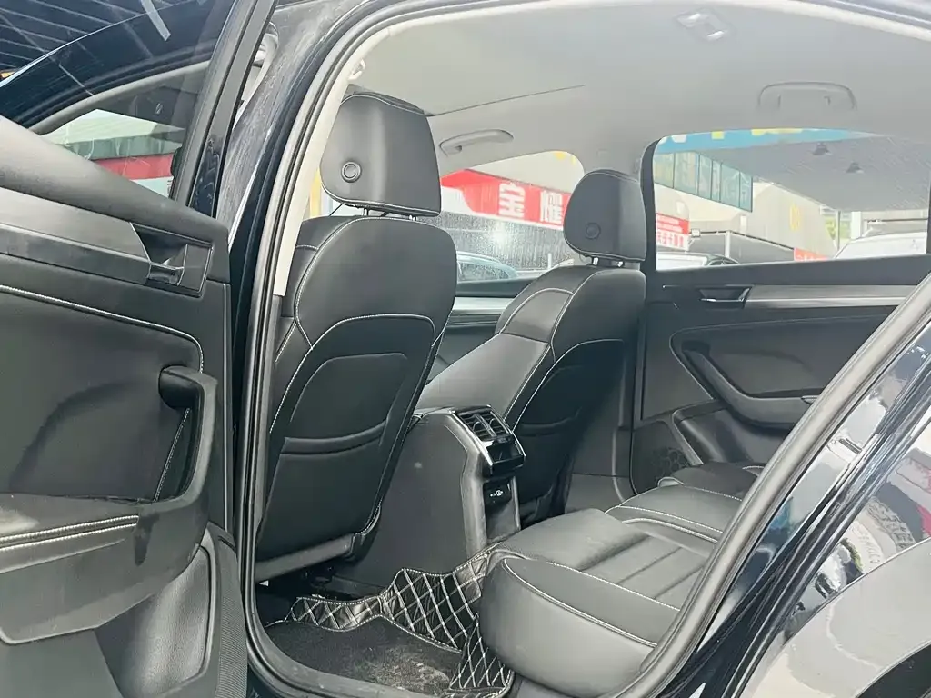 Skoda Superb — фото 3