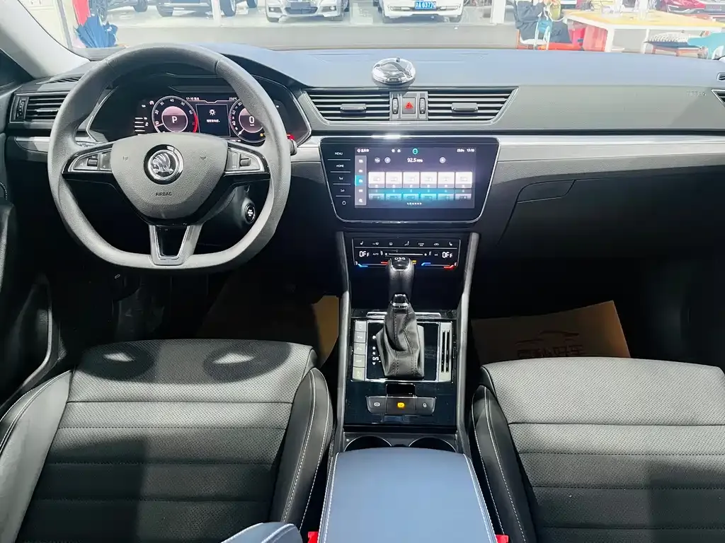Skoda Superb — фото 5