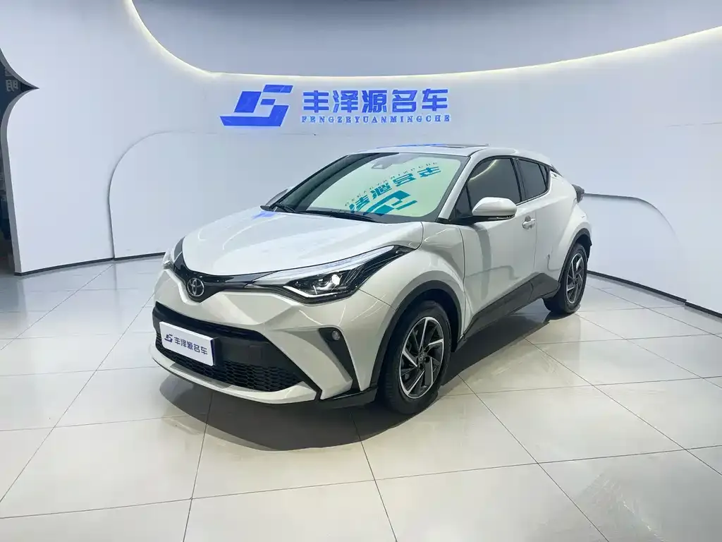 Toyota C-HR — фото 1