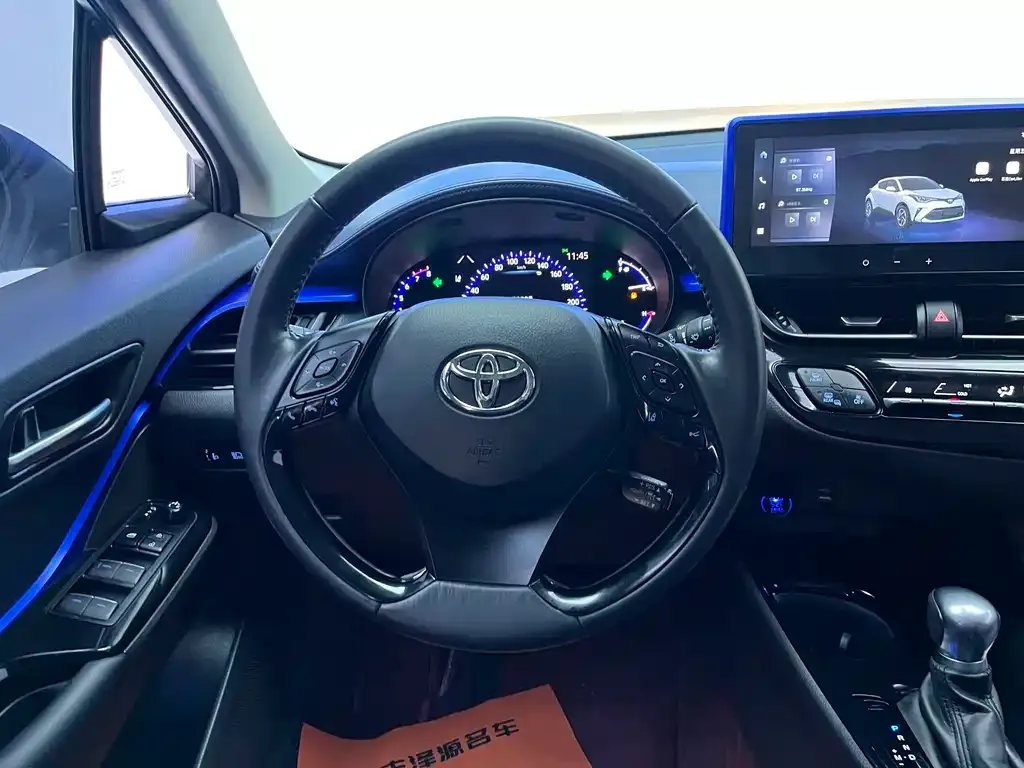 Toyota C-HR — фото 10
