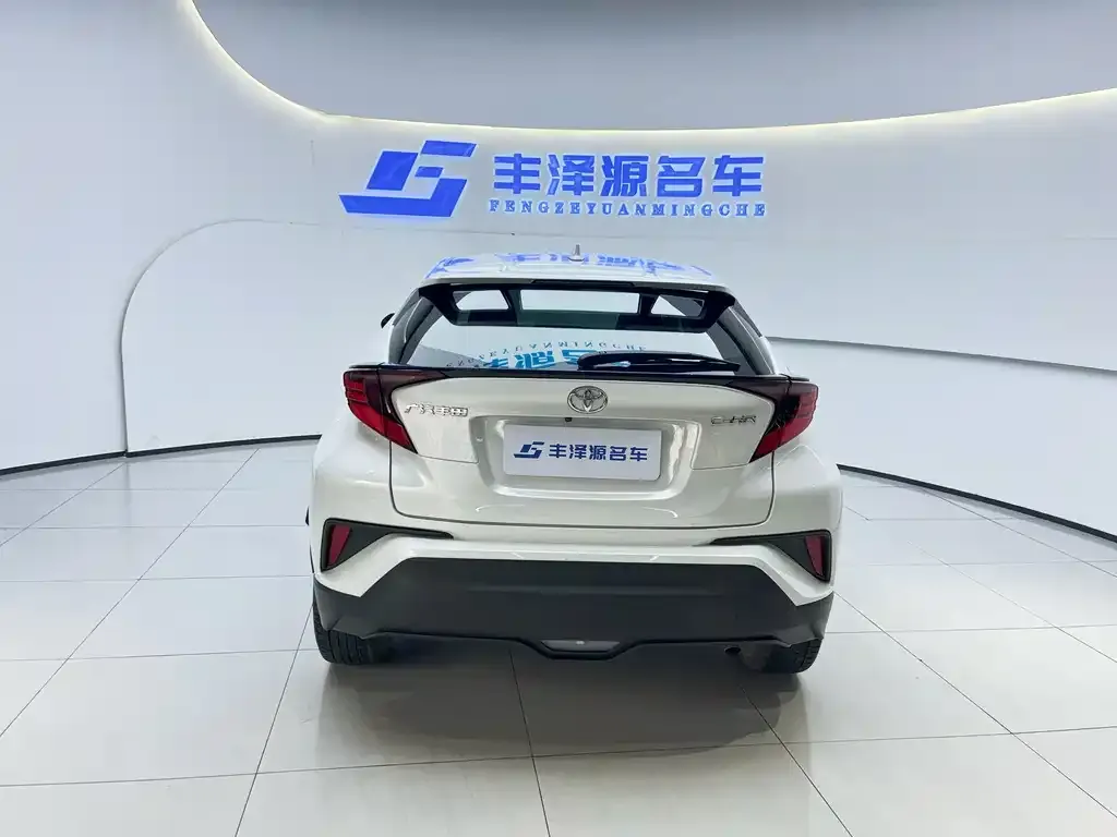 Toyota C-HR — фото 2