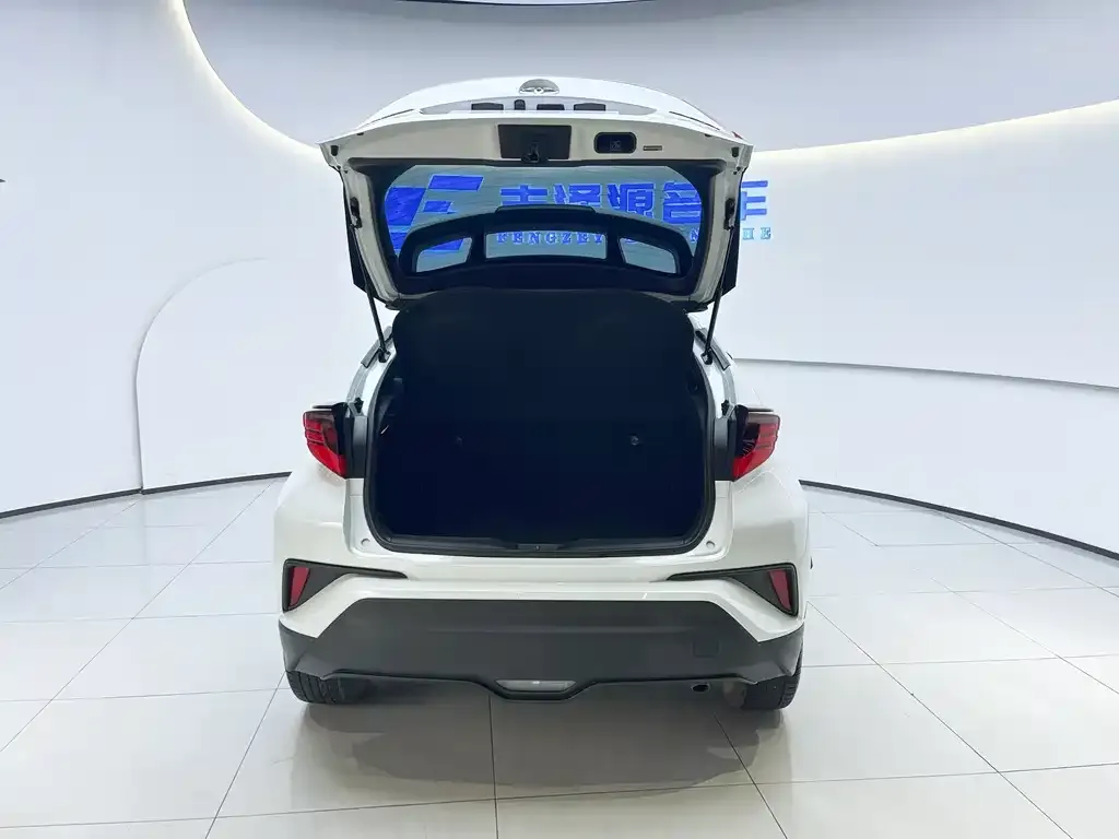 Toyota C-HR — фото 3