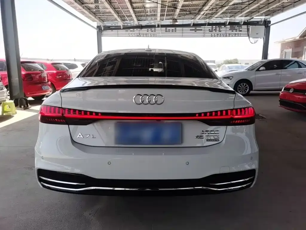 Audi A7L — фото 5