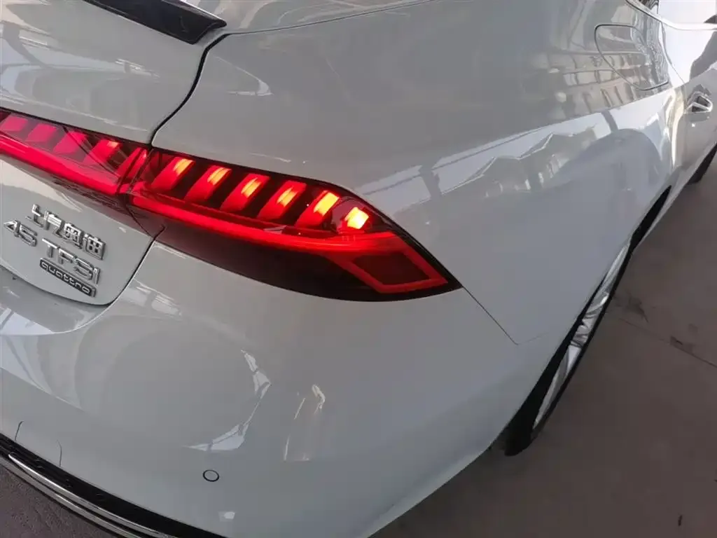 Audi A7L — фото 3