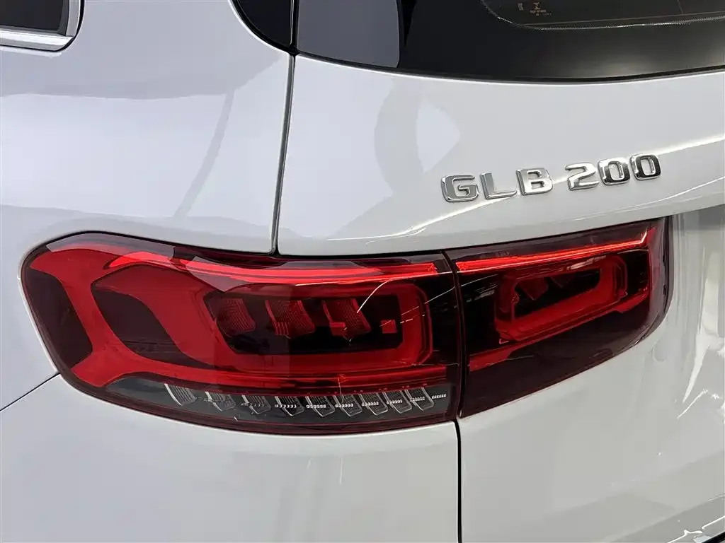 Mercedes-Benz GLB — фото 2