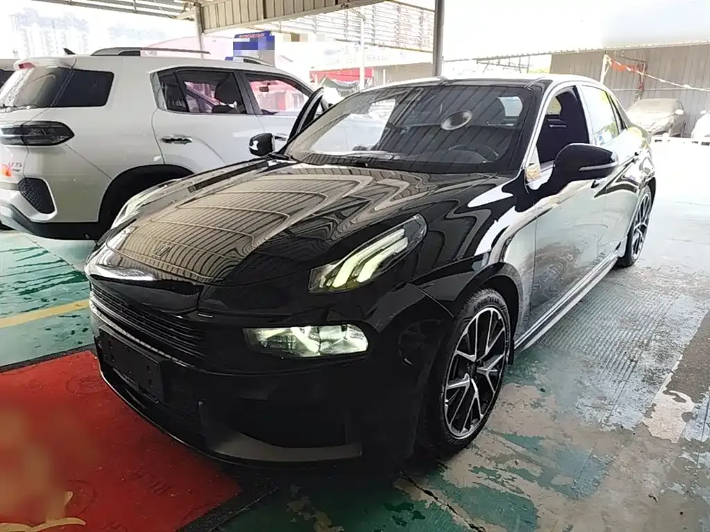 Lynk & Co 03 — фото 1