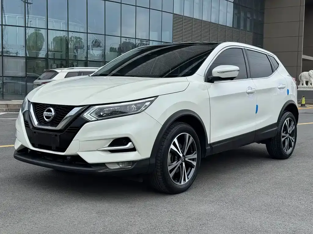 Nissan Qashqai — фото 1
