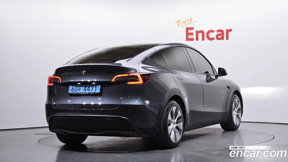 Tesla Model Y — фото 3