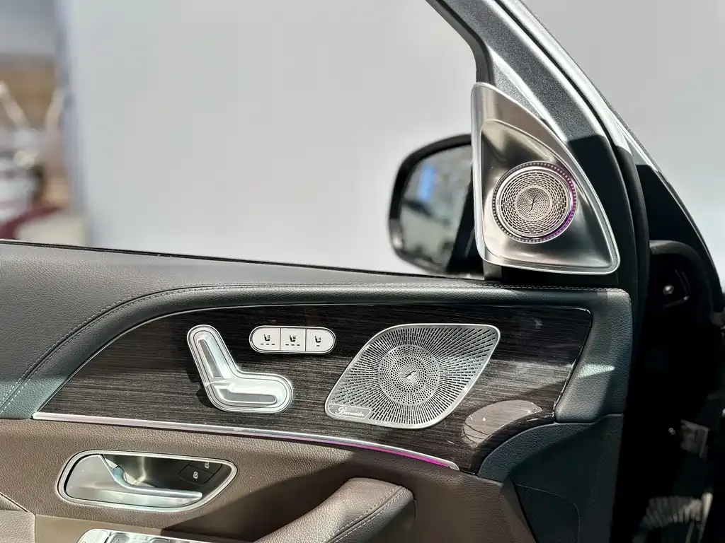 Mercedes-Benz GLS — фото 9