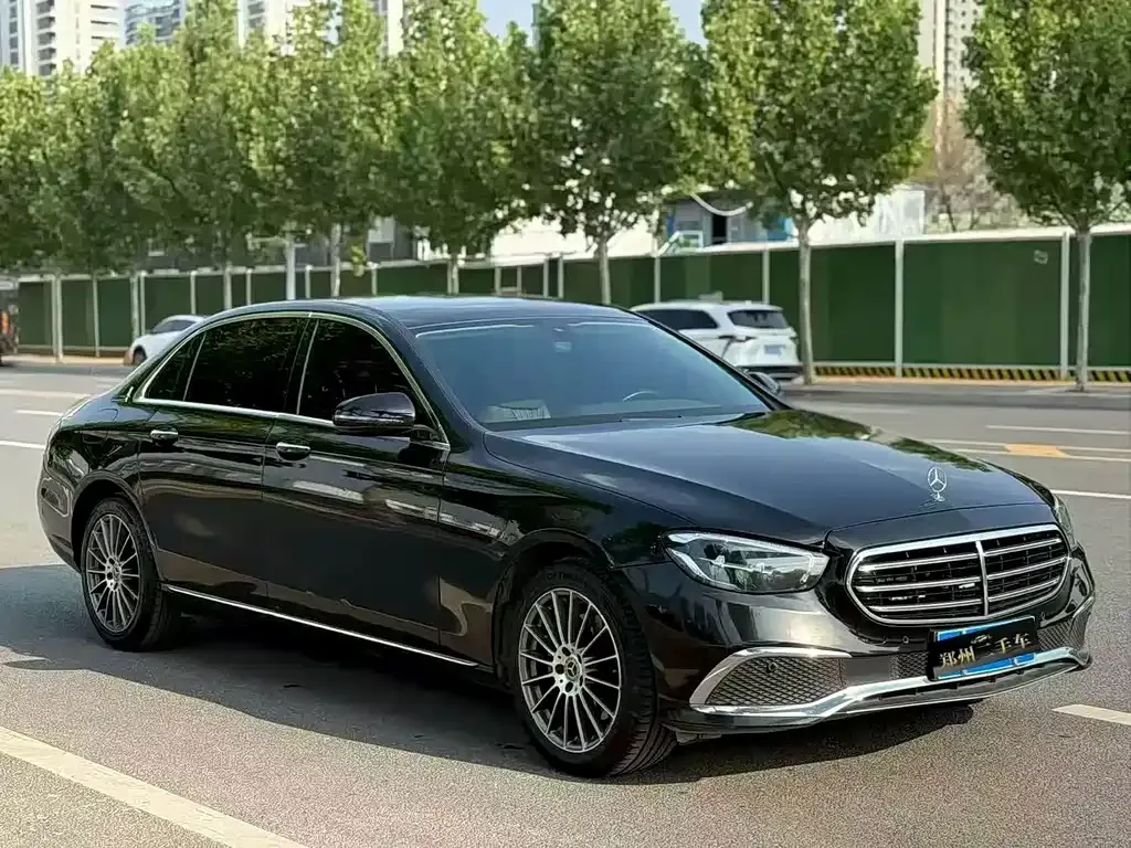 Mercedes-Benz E-Class — фото 5