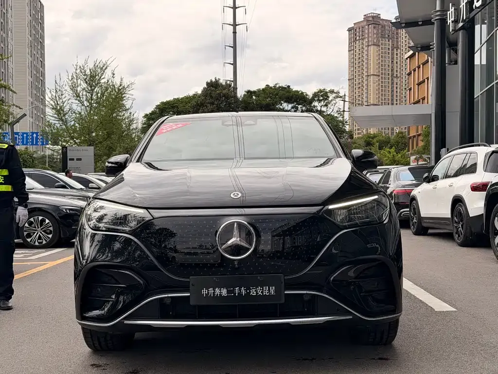 Mercedes-Benz EQE SUV — фото 2