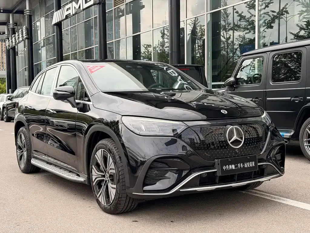 Mercedes-Benz EQE SUV — фото 6