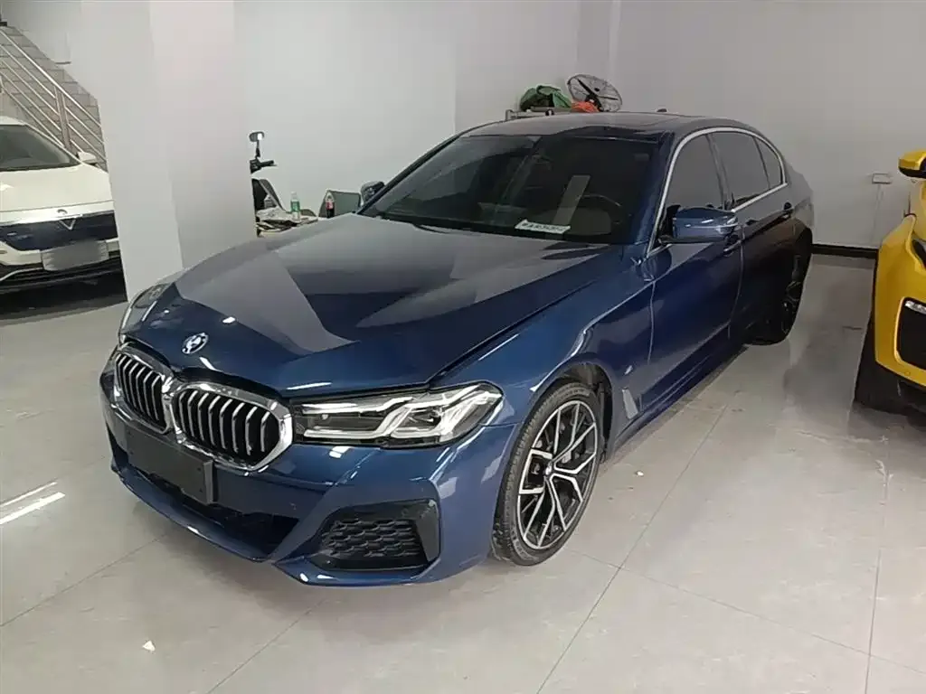 BMW 5 Series — фото 1