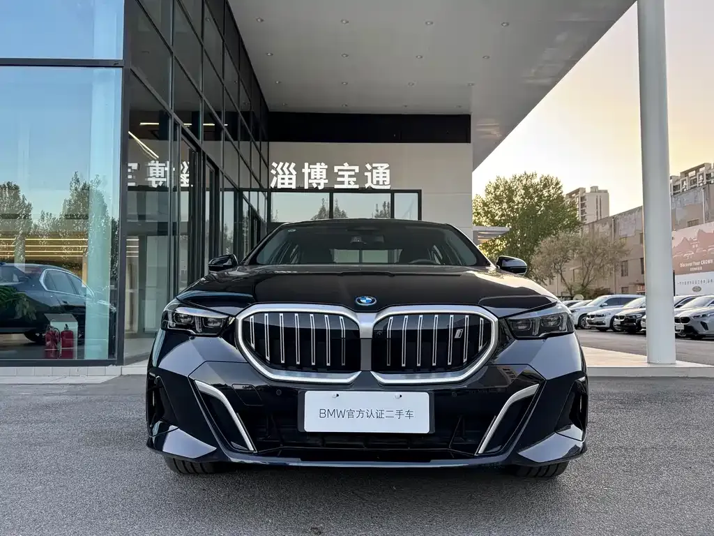 BMW i5 — фото 7