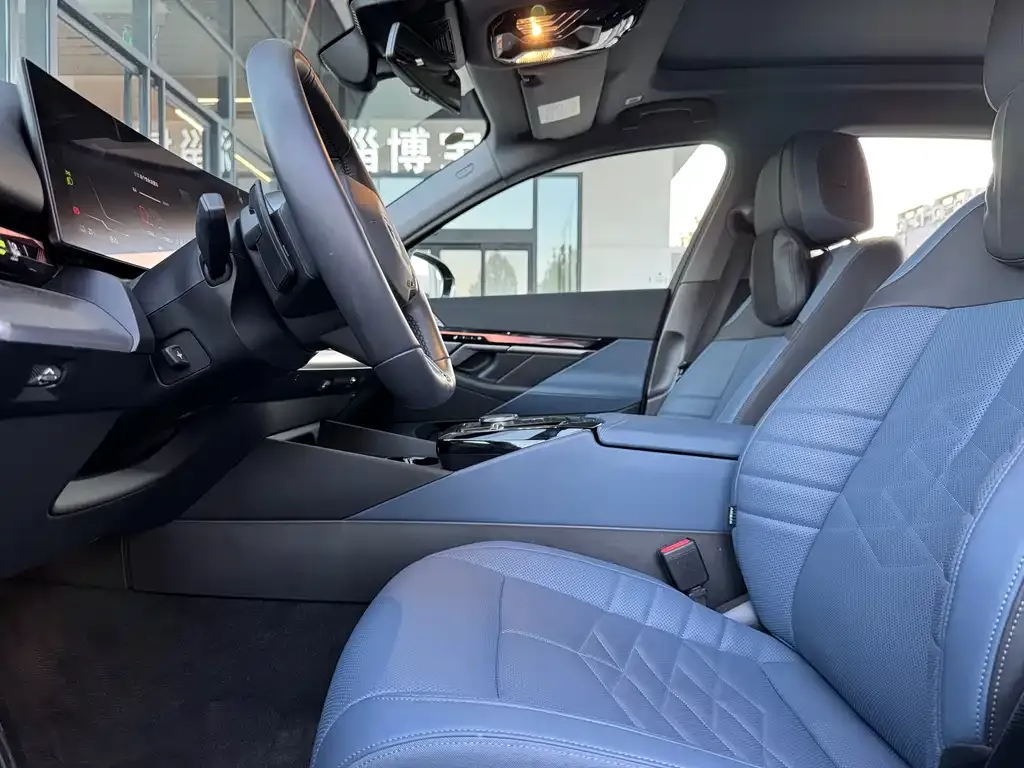 BMW i5 — фото 10