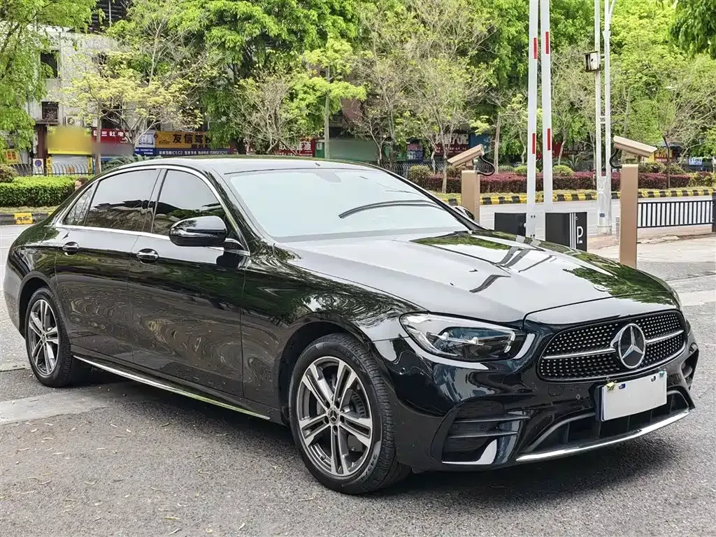 Mercedes-Benz E-Class — фото 4