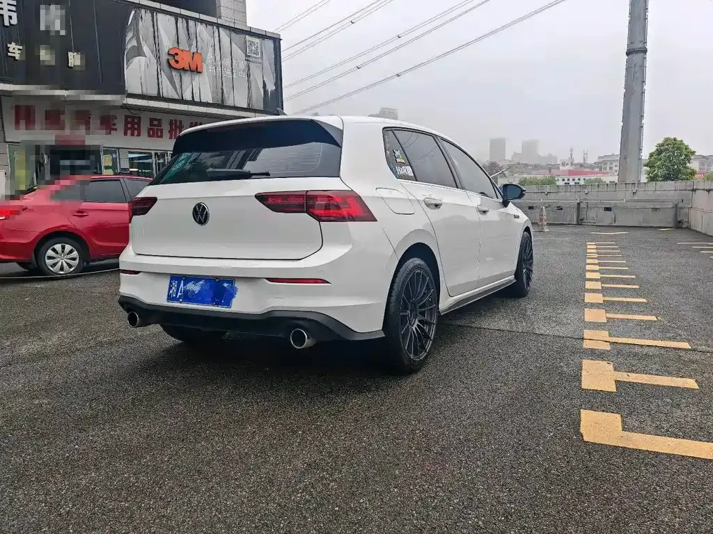 Volkswagen Golf GTI — фото 10
