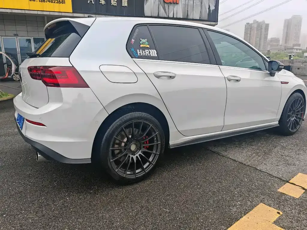 Volkswagen Golf GTI — фото 7