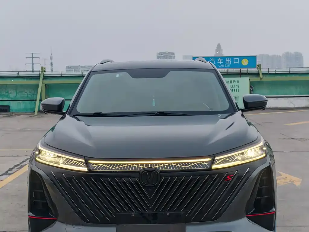 Changan CS75PLUS — фото 1