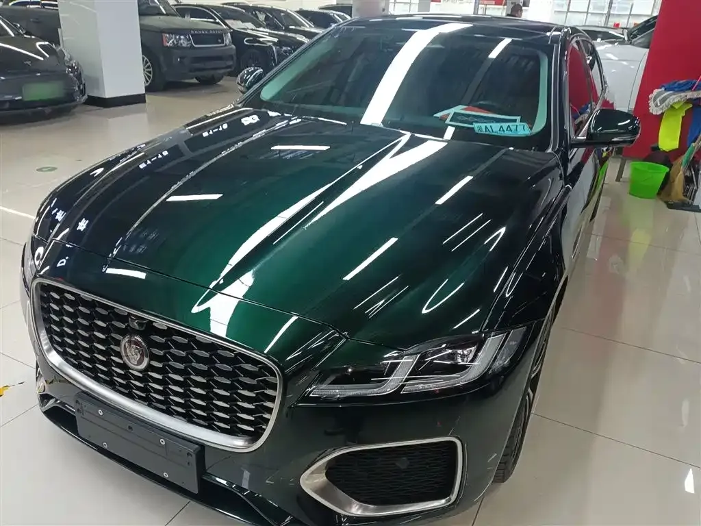 Jaguar XFL — фото 1