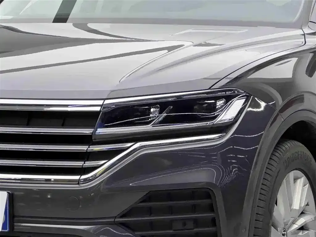 Volkswagen Touareg — фото 5