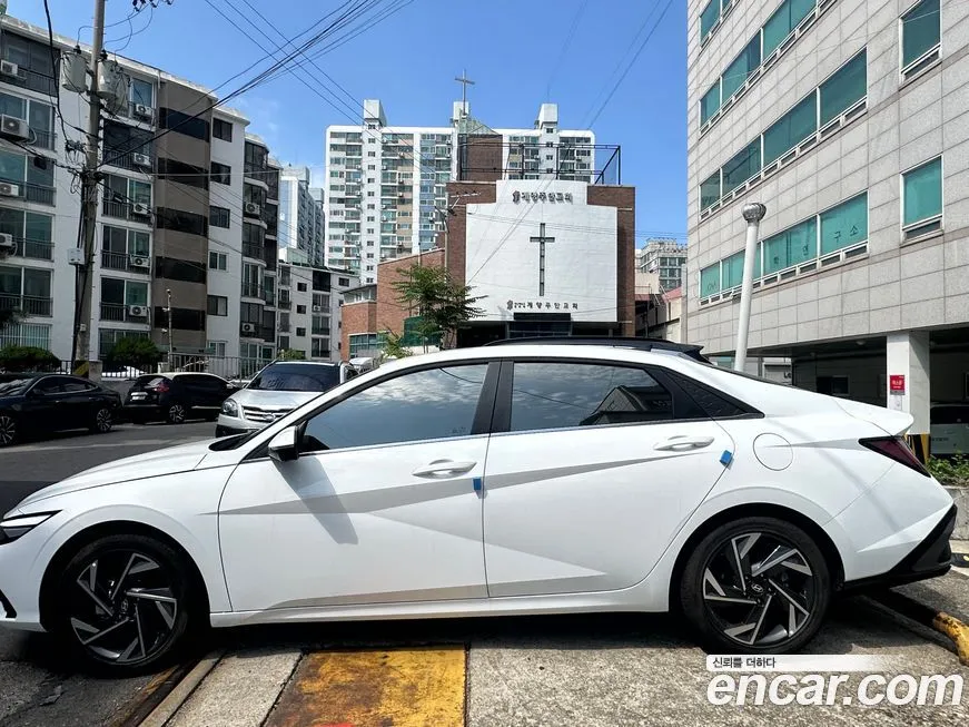 Hyundai AVANTE — фото 1
