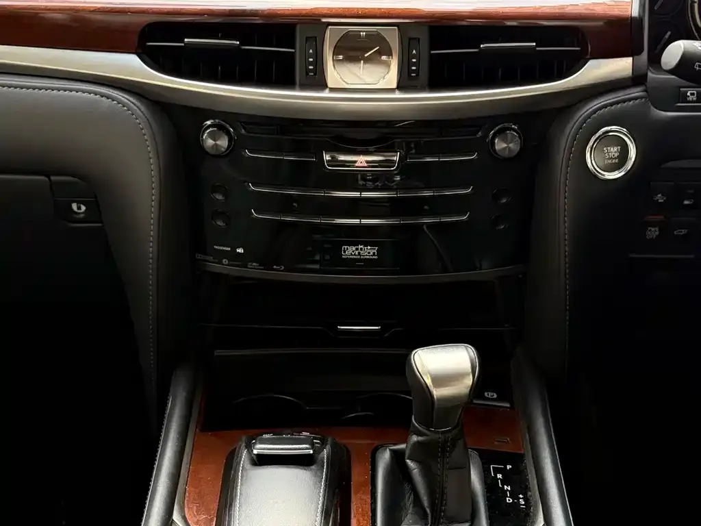 Lexus LX — фото 4