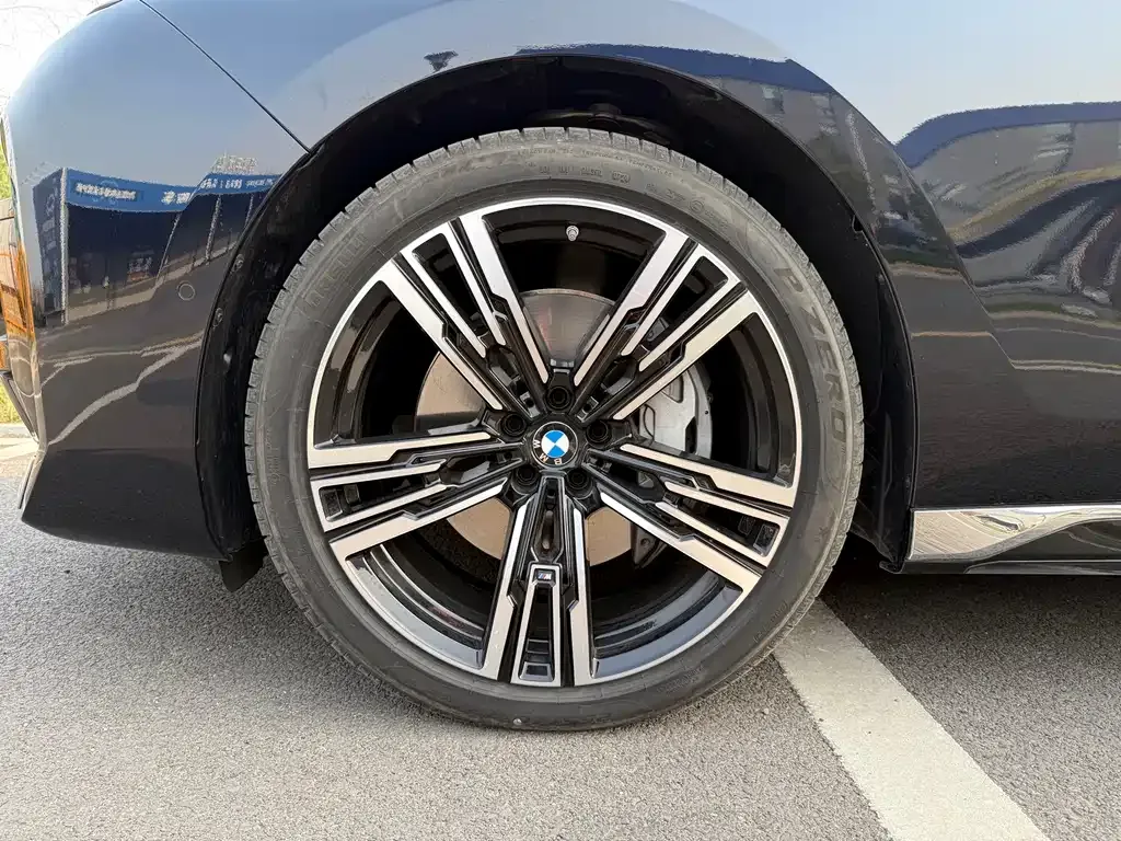 BMW 7 Series — фото 5