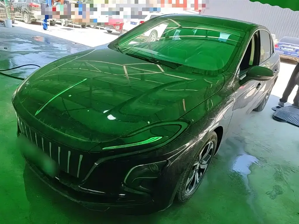 Hongqi E-QM5 — фото 1