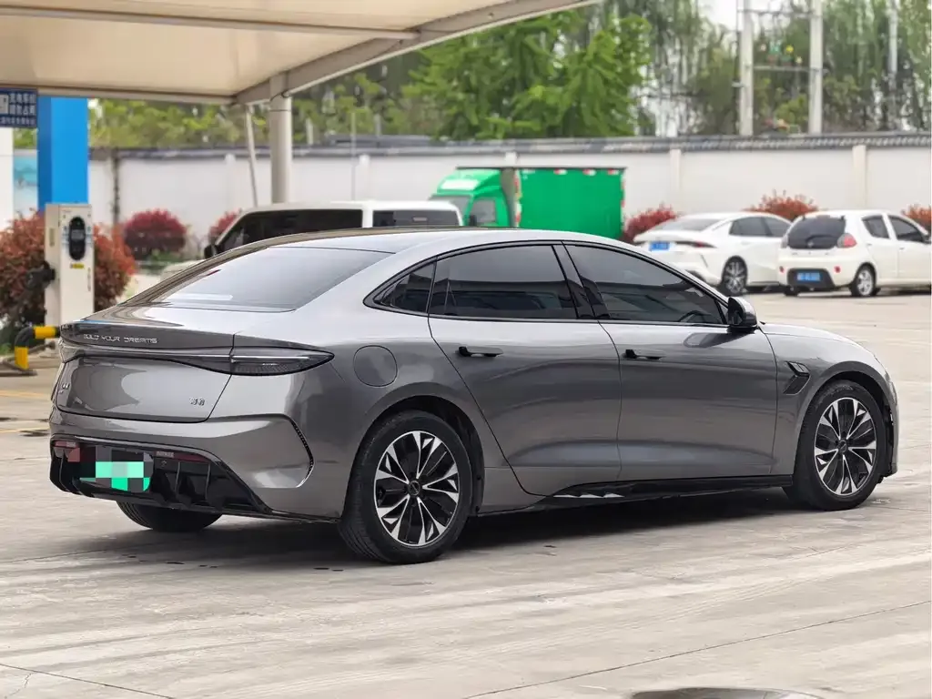 BYD Seal — фото 4