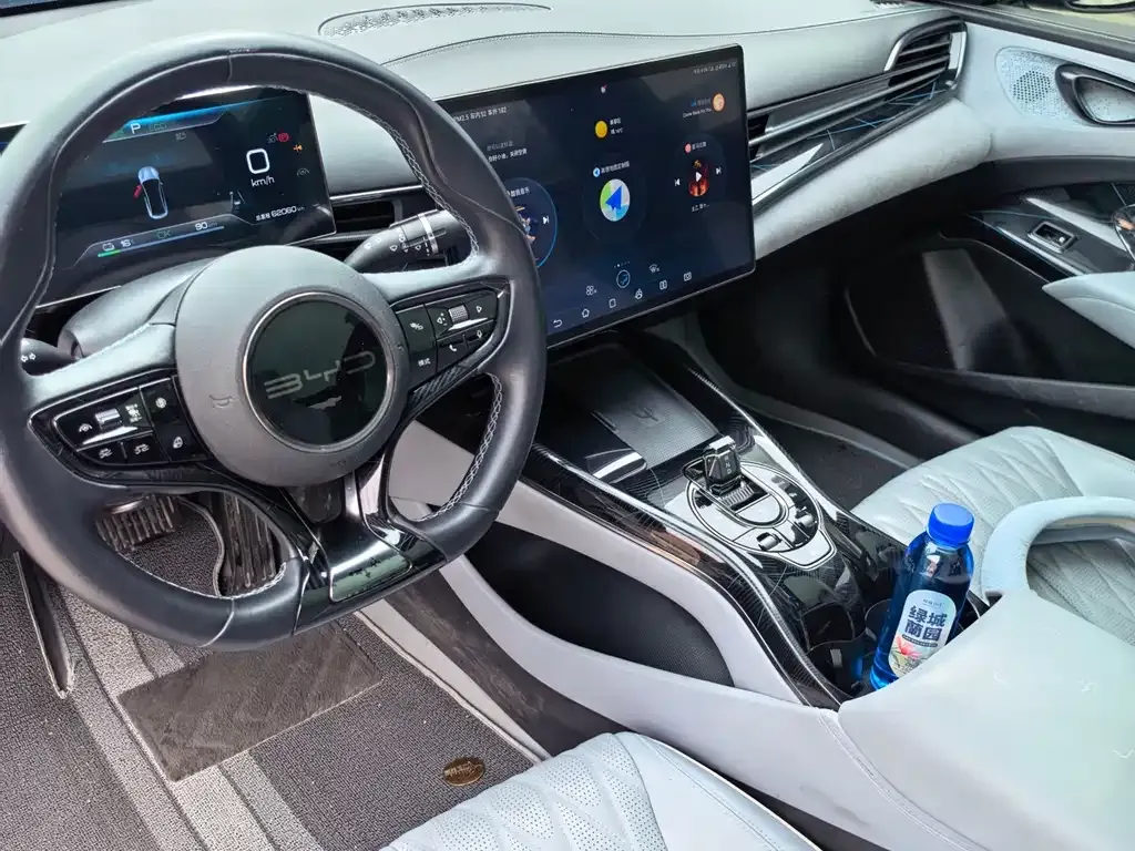 BYD Seal — фото 10