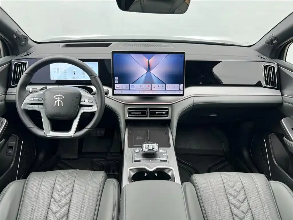 BYD L DM-i — фото 10