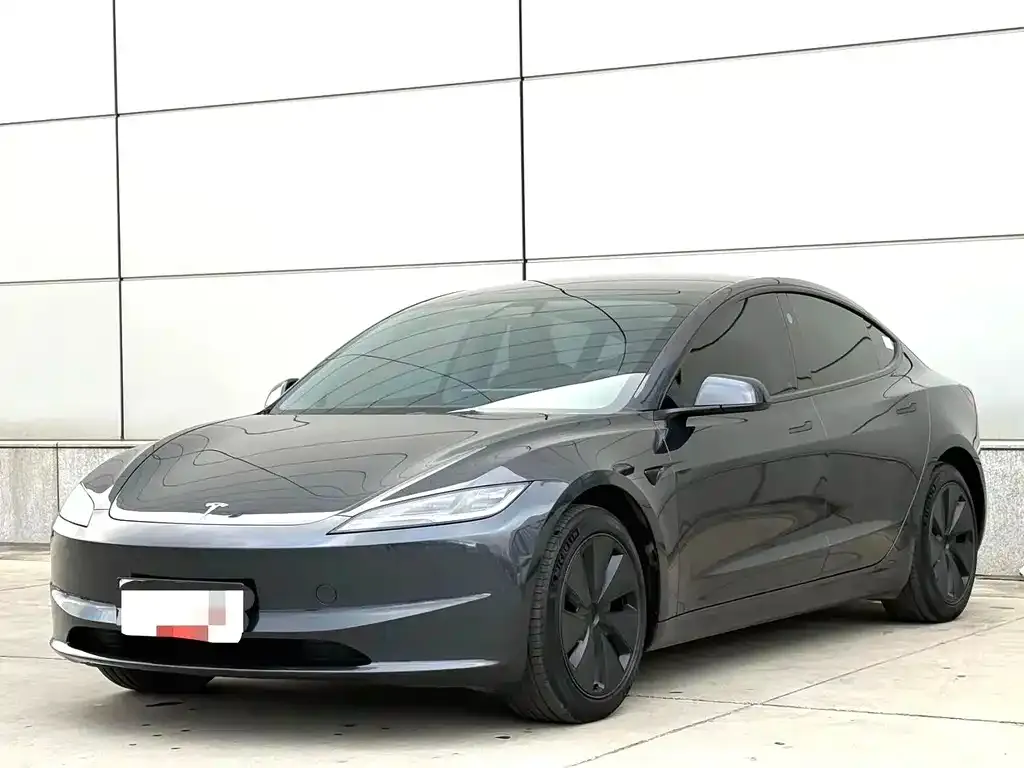 Tesla Model 3 — фото 1