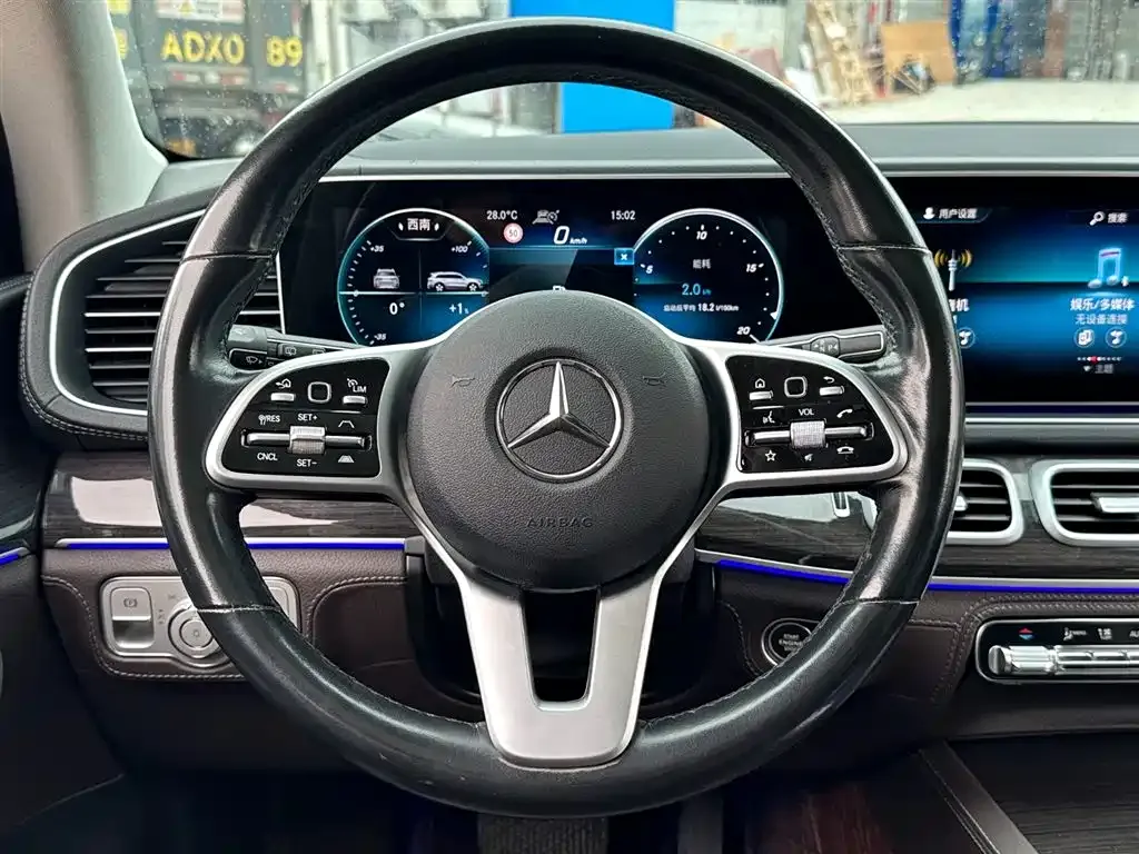 Mercedes-Benz GLS — фото 5