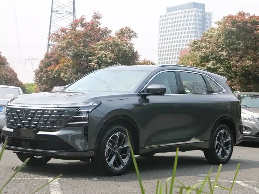 Changan CS75 PLUS — фото 1