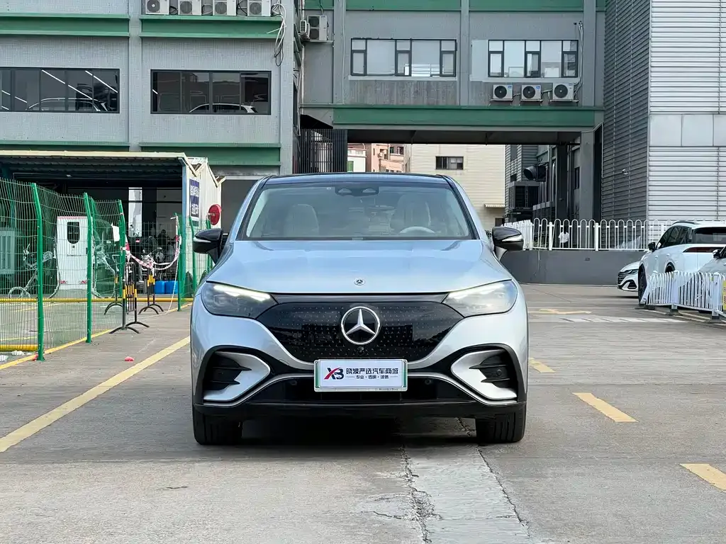 Mercedes-Benz EQE SUV — фото 6