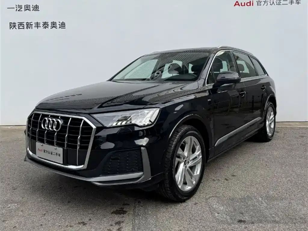 Audi Q7 — фото 1