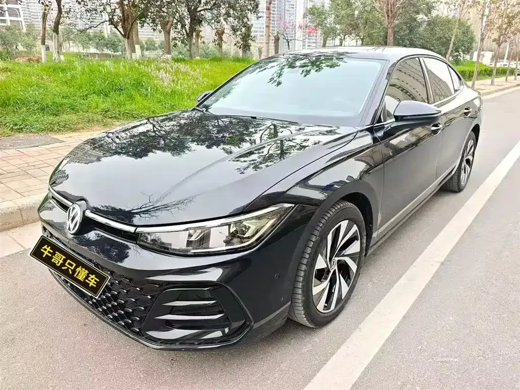 Volkswagen Passat — фото 1