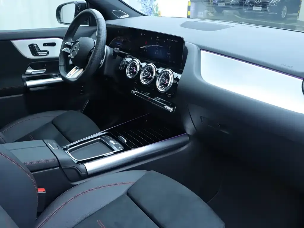Mercedes-Benz GLA AMG — фото 5