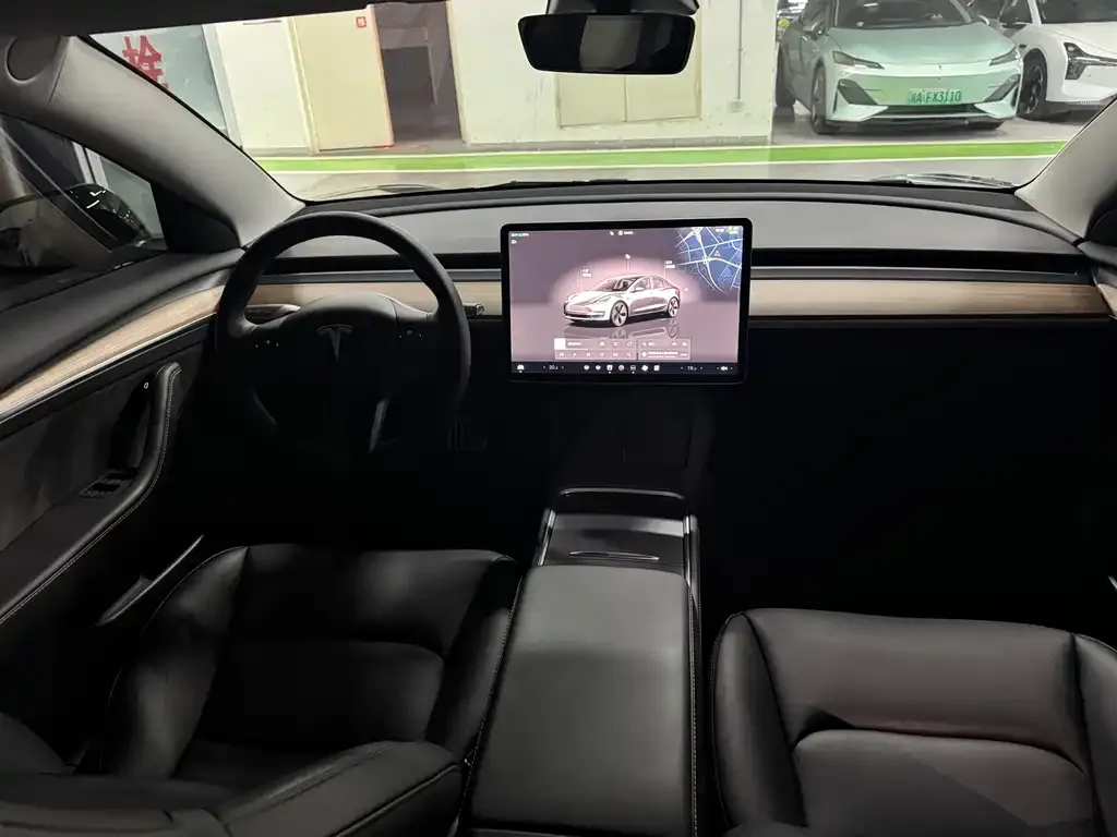 Tesla Model 3 — фото 10