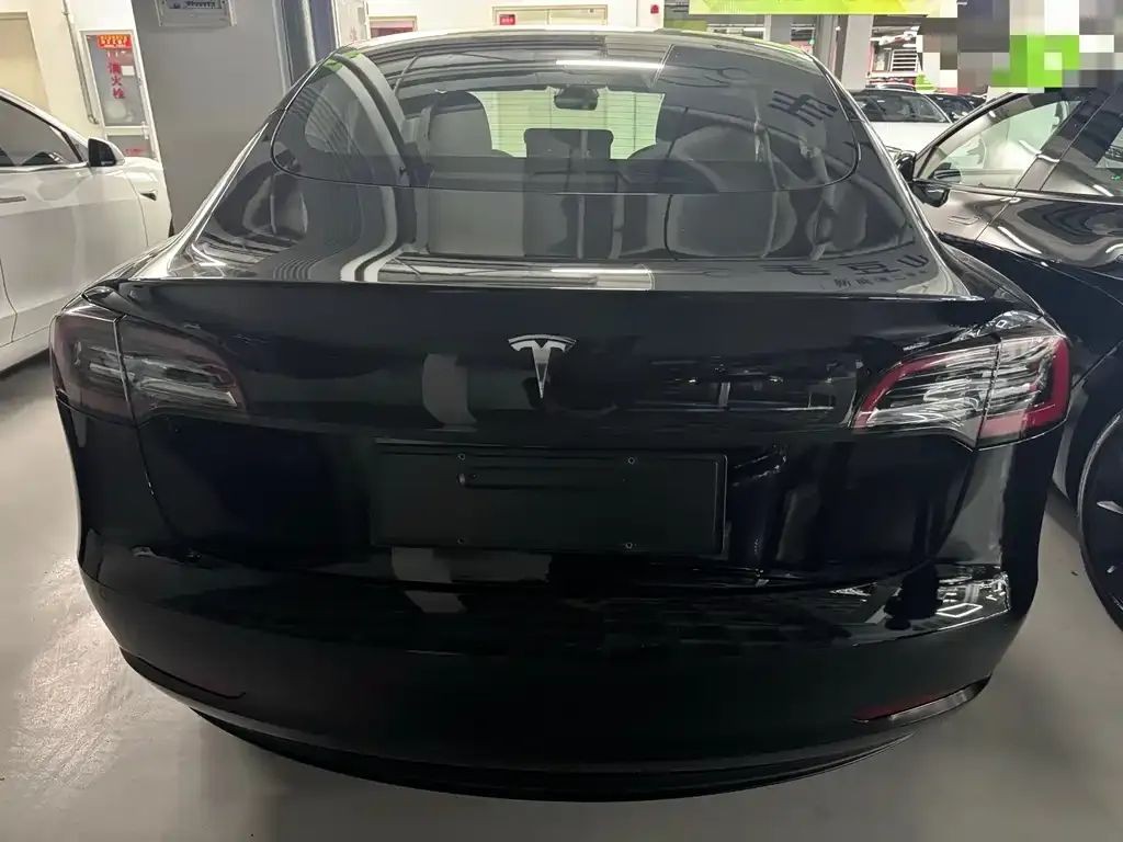 Tesla Model 3 — фото 5