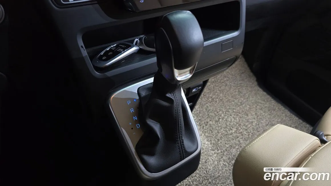 Hyundai Staria — фото 3