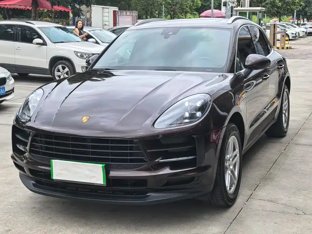 Porsche Macan — фото 1