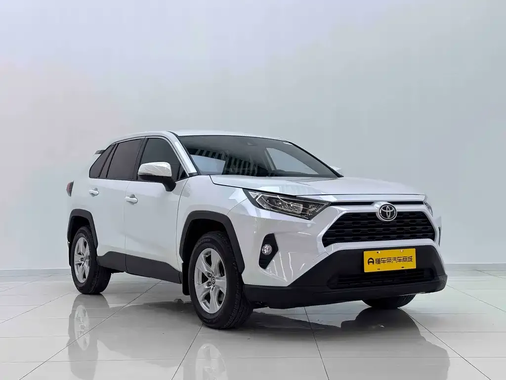 Toyota RAV4 — фото 4