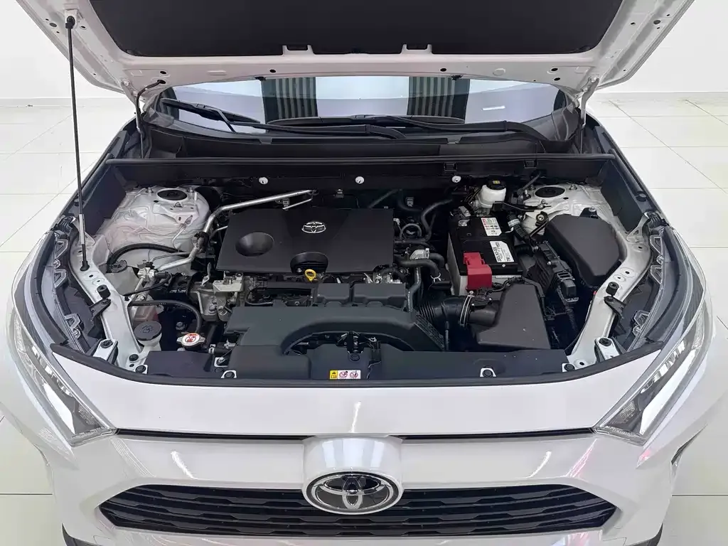 Toyota RAV4 — фото 9