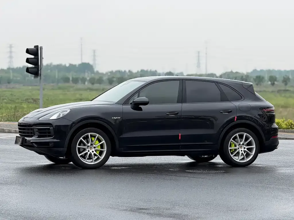Porsche Cayenne Hybrid — фото 5