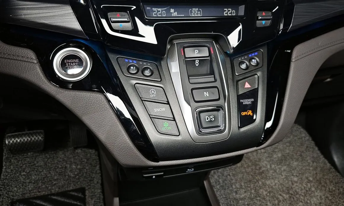 Honda Odyssey — фото 10